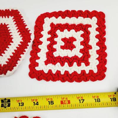 BEAUTIFUL VINTAGE HAND CRAFTED RED & WHITE DOILIES / HOT PAD COLLECTION