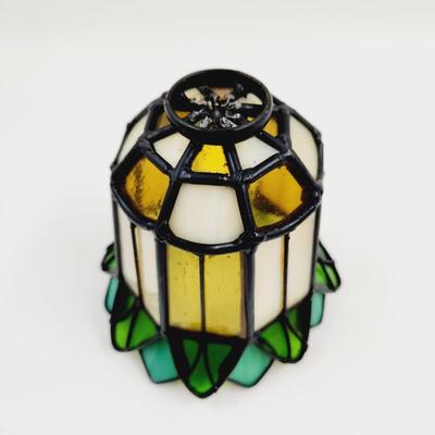 TIFFANY STAINED GLASS STYLE FLOWER VASE?