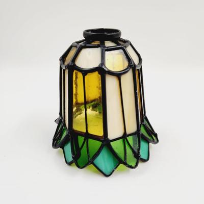 TIFFANY STAINED GLASS STYLE FLOWER VASE?