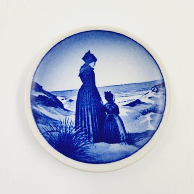 VINTAGE ROYAL COPENHAGEN DENMARK COLLECTORS PLATE