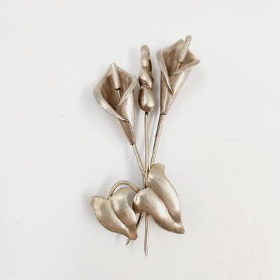 BEAUTIFUL STERLING FLOWERED BROOCH - PIN
