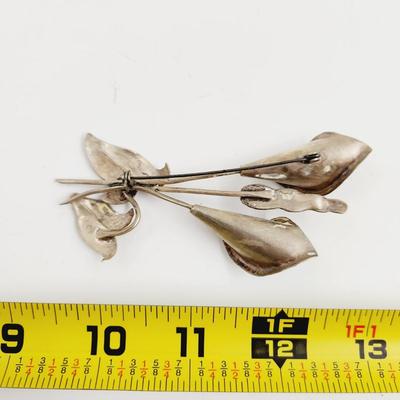 BEAUTIFUL STERLING FLOWERED BROOCH - PIN