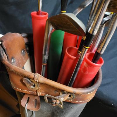 Vintage Dunlop Golf Bag with McGregor & Northwestern Clubs (BO-DW)