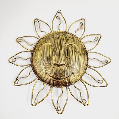CUTE METAL HANGING SUN DECOR