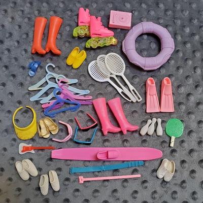 Lot of Barbie/Fashion Doll  Accessories