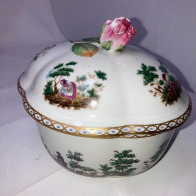 Lot of ceramic figurines