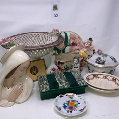 Lot of ceramic figurines