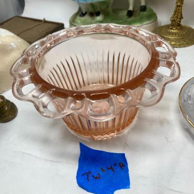 Lot of assorted decorative items