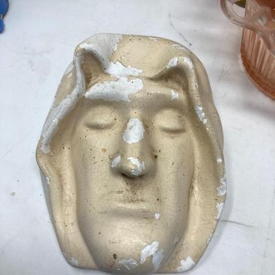 Lot of assorted decorative items