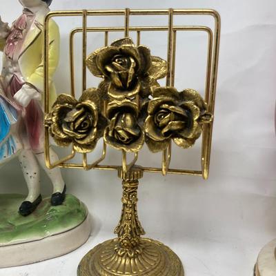 Lot of assorted decorative items