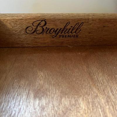 Broyhill Premier Desk & Arched Ladder Back Chair (MB-ML)