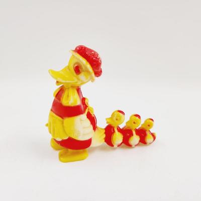 VINTAGE MOTHER & DUCKLINGS PLASTIC WALKING TOY