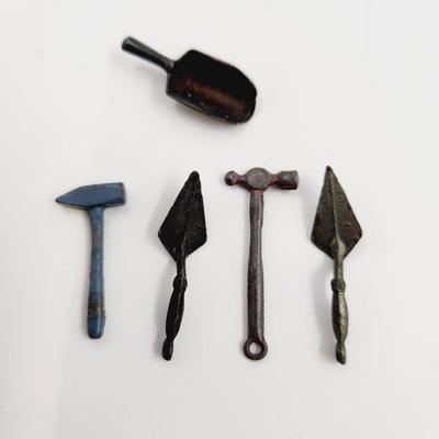 VINTAGE METAL MISC TOOL MINATURE COLLECTABLES
