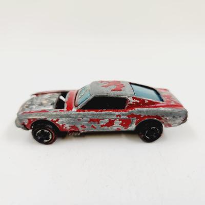 VINTAGE 1960S HOT WHEEL REDLINE COLLECTORS CARS