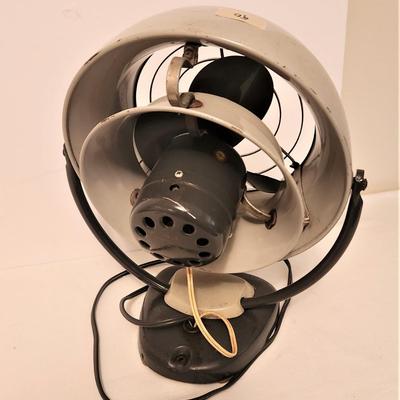 Lot #90 Vintage Varnado 1960's Table fan - works