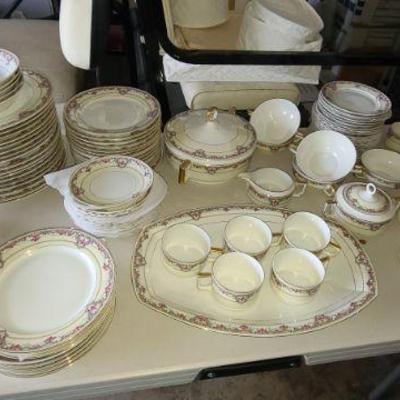 Heinrich China 78 pieces/ 18 place settings
