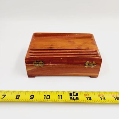 VINTAGE WOODEN DESIGNED TRINKET - JEWELRY BOX