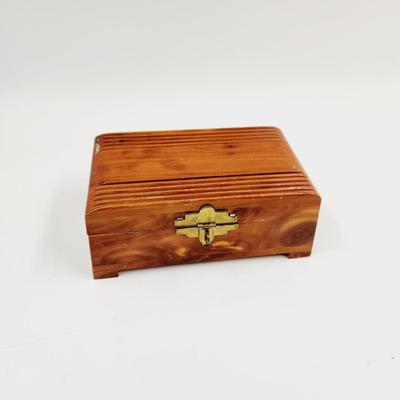 VINTAGE WOODEN DESIGNED TRINKET - JEWELRY BOX
