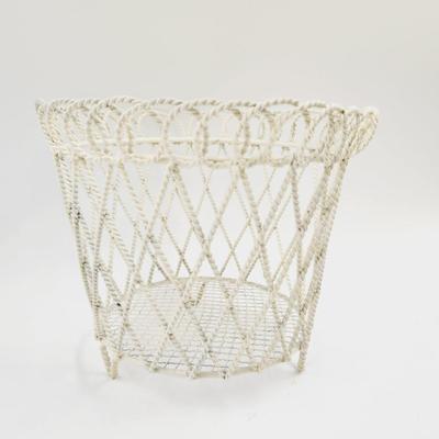 VINTAGE WIRE METAL BASKET