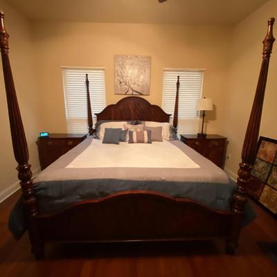 King-size solid wood four-poster bed w/11â€ Memory Foam mattress