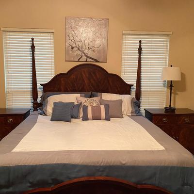 King-size solid wood four-poster bed w/11â€ Memory Foam mattress