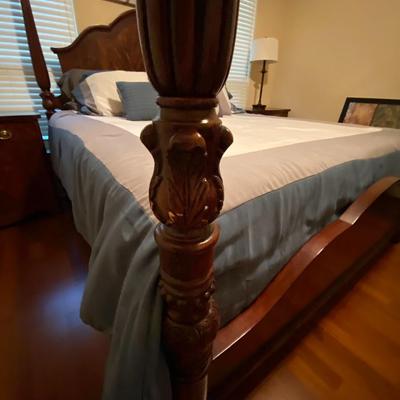 King-size solid wood four-poster bed w/11â€ Memory Foam mattress