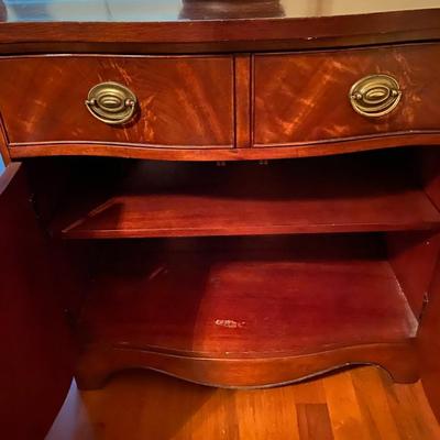 Pair of All-wood Broyhill 100 Anniversary Collection nightstands
