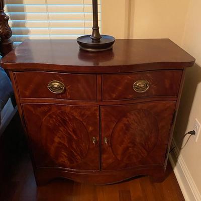 Pair of All-wood Broyhill 100 Anniversary Collection nightstands