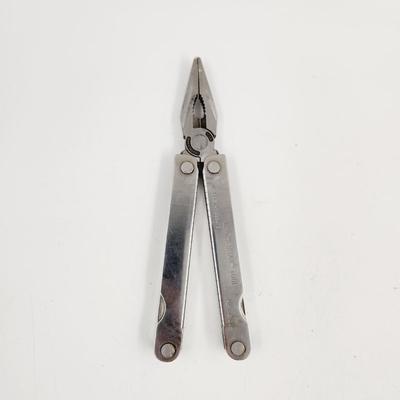NICE LEATHERMAN WITH LEATHER BELT CASE
