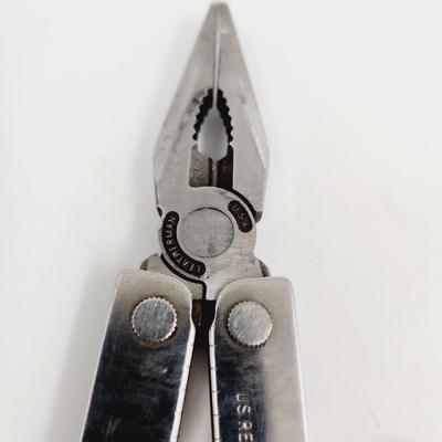 NICE LEATHERMAN WITH LEATHER BELT CASE