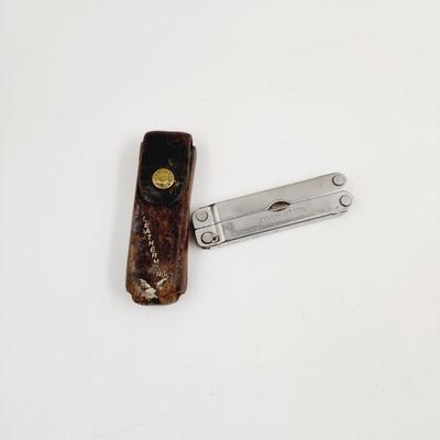 NICE LEATHERMAN WITH LEATHER BELT CASE
