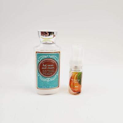 BATH & BODY WORKS LOTION & HANDY BACBUNDLE