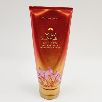 VICTORIA SECRET WILD SCARLETT LOTION