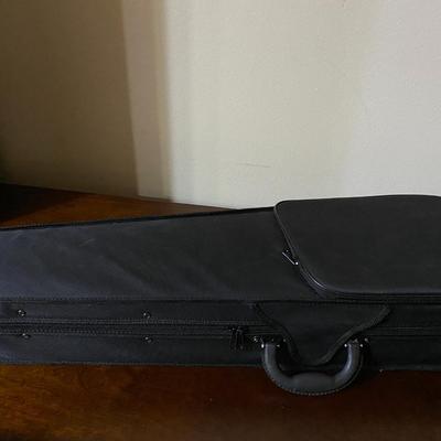 Student violin with bow & soft bag case