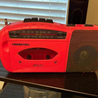 Red Sound Design Fm/am/cassette Player -vintage. Perfect Condition.