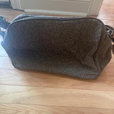Vintage Jordache Brown tweed overnight bag/carry on bag/ duffel bag. 16” x 11”.  Vintage Jordache