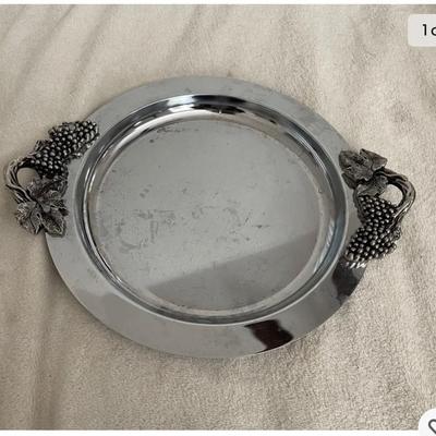 Towle Silversmiths vintage round silver tray w/ beautiful handles 15”x12”