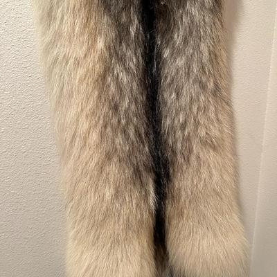 Genuine Arctic Wolf Fur Hide and Claws Tanned by International Fur Dressers & Dyers