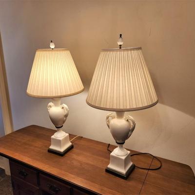 Lot #112 Pair of attractive Vintage Ceramic Table Lamps