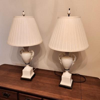 Lot #112 Pair of attractive Vintage Ceramic Table Lamps