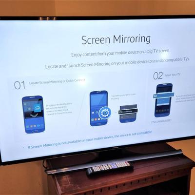 Lot #132  SAMSUNG Flat Screen tv with Remote - 50"