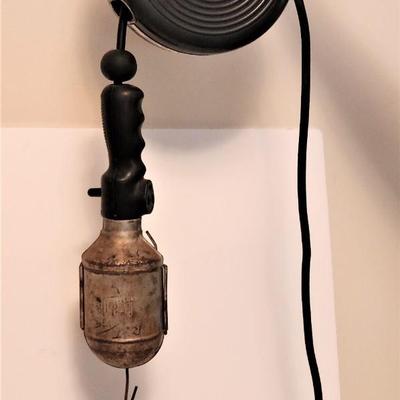 Lot #133  Vintage Cordomatic 900 Shop Light