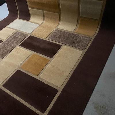 7'-10" x 10'-9" geometric rug