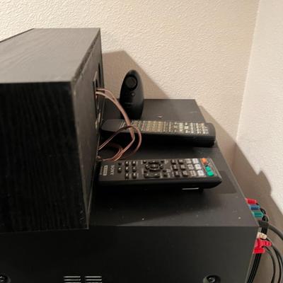 Great Media Equipment Lot of 6 JBL and Advent Speakers and Pioneer DVD and Sony Receiver