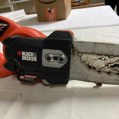 Black&Decker LP1000, 4.5 amp corded Alligator lopper chainsaw