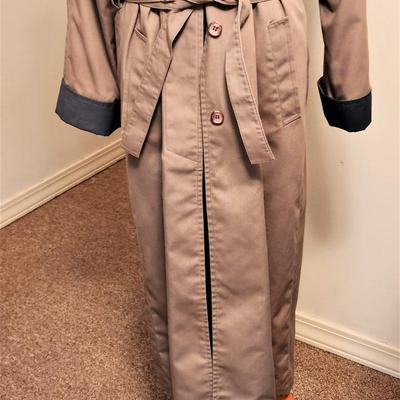 Lot #138  Ladie's Vintage London Fog Coat/Raincoat - great condition