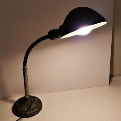 Lot #140 Vintage Gooseneck Table Lamp
