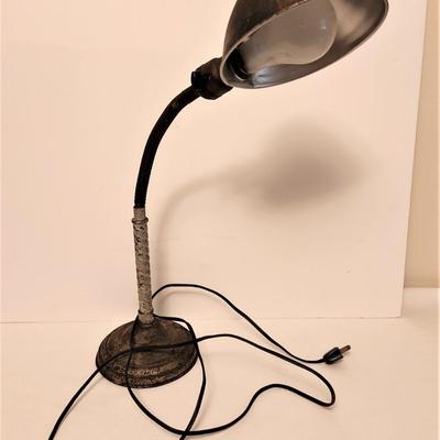 Lot #140 Vintage Gooseneck Table Lamp
