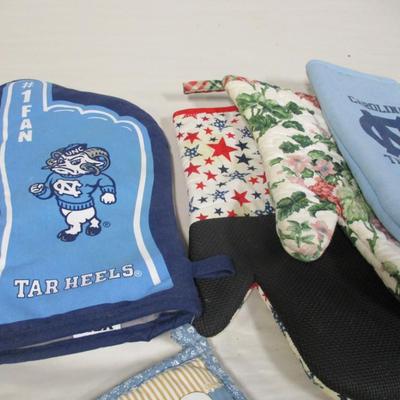 Dish Towels and Oven Mitts includes UNC Tarheels
