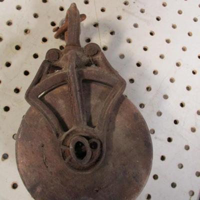 Vintage Wood Block Pulley with Cast Rig